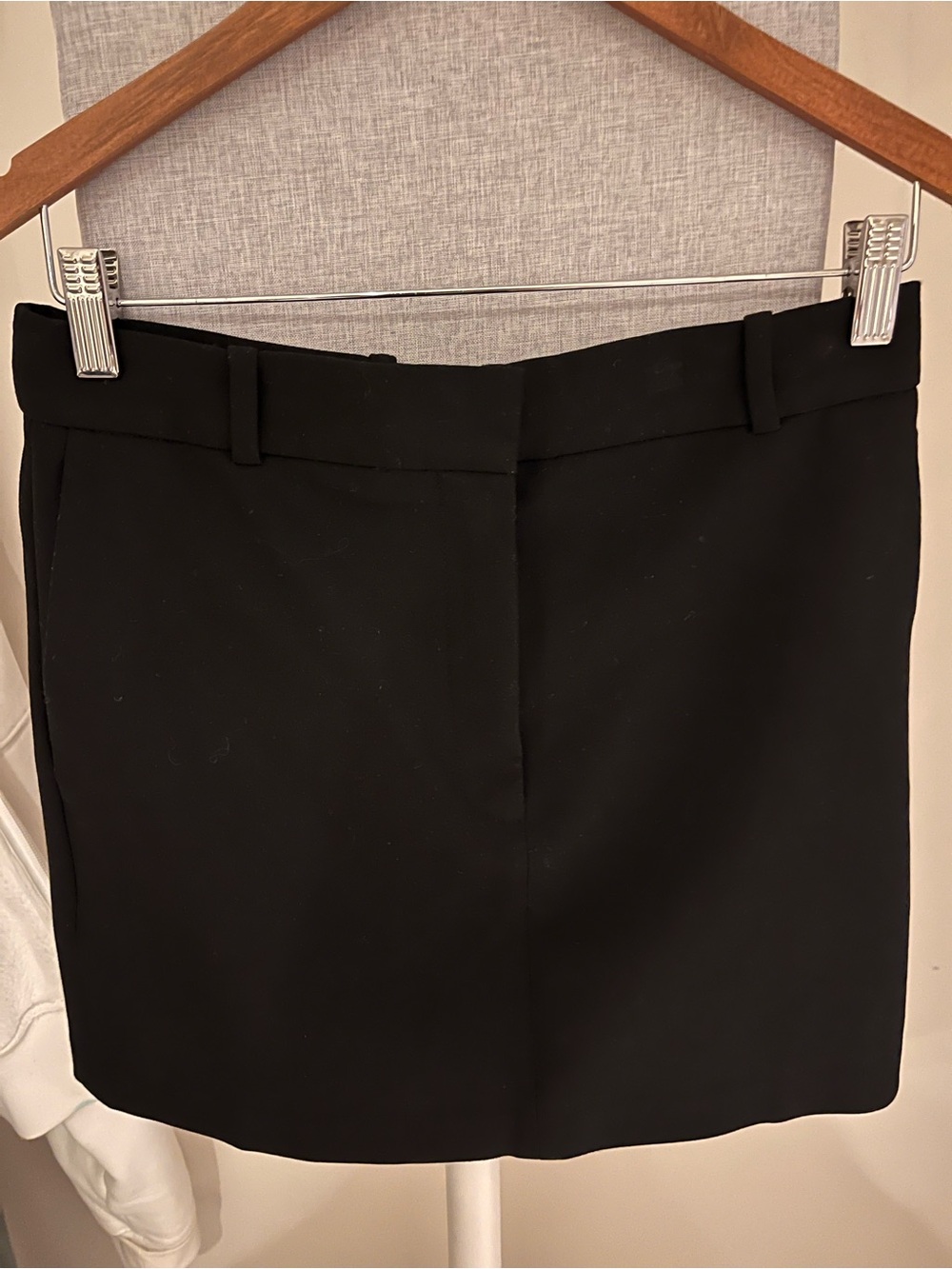 Aritzia Babaton Black Structured Mini Skirt